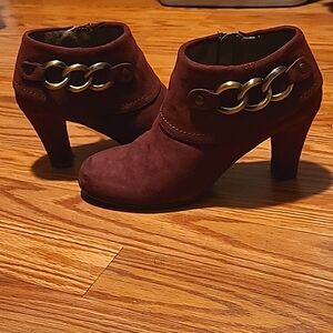 Maroon booties